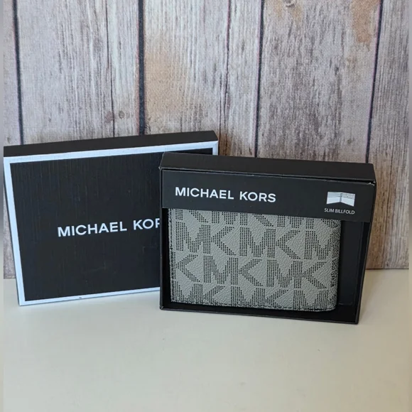 Michael Kors Slim Bifold Wallet NWT Box Included - Picture 15 of 15